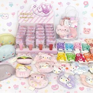 Hello Kitty bag W/ 6 items